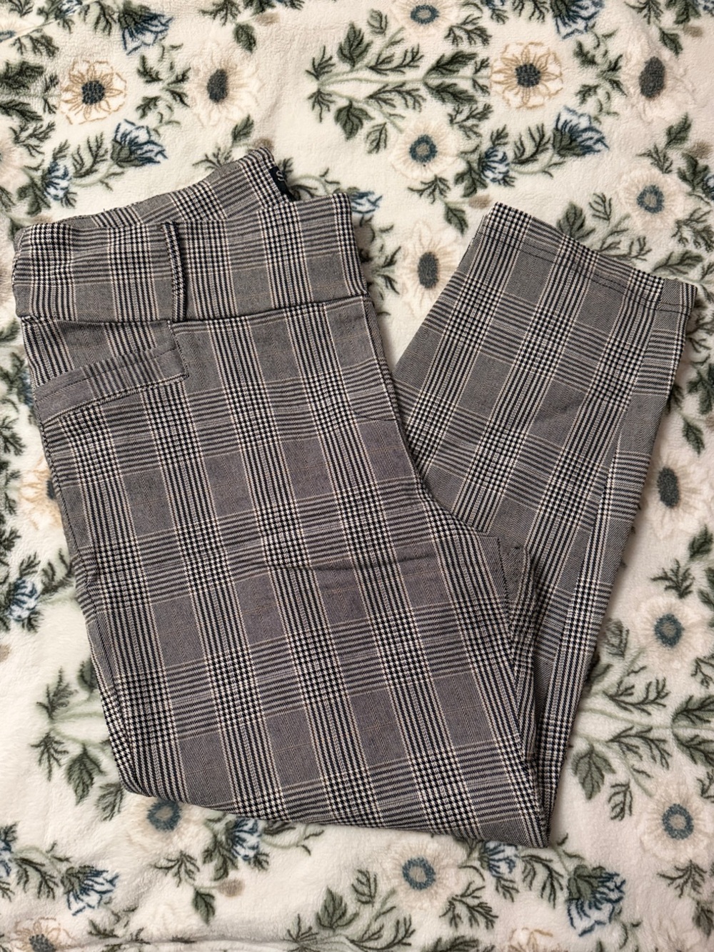 Soho Apparel Black & Gray Glen Plaid Skinny Pants